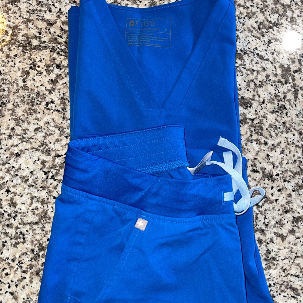 Figs royal blue set